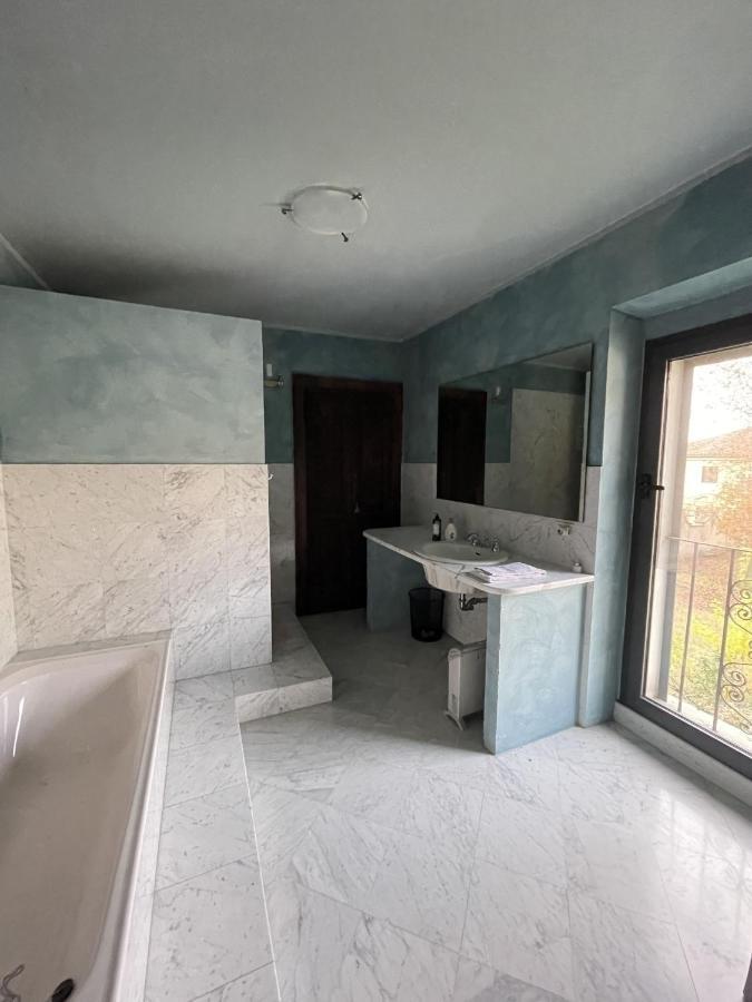Villa Affascinante Casale Brambilla Vicino Pavia à San Zenone al Po Extérieur photo