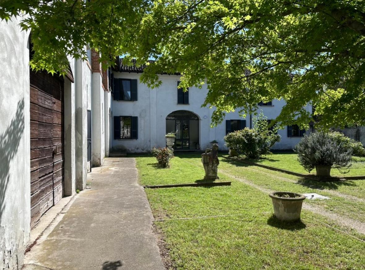 Villa Affascinante Casale Brambilla Vicino Pavia à San Zenone al Po Extérieur photo